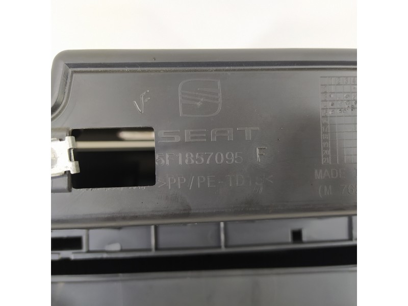 Recambio de guantera para seat leon st (5f8) fr referencia OEM IAM 5F1857095F  
