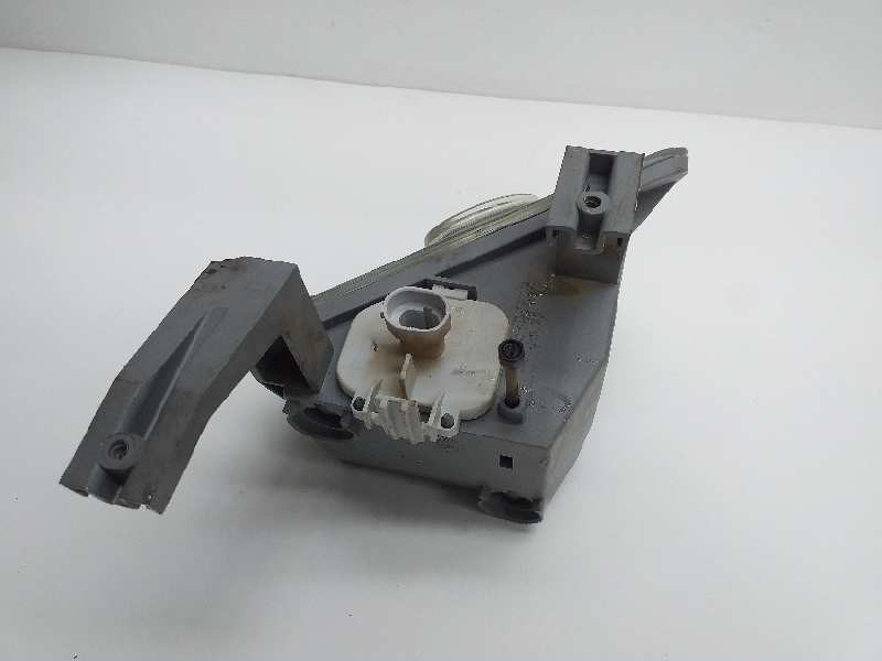 Recambio de faro antiniebla derecho para opel vectra b berlina básico (1999) referencia OEM IAM 90585030  