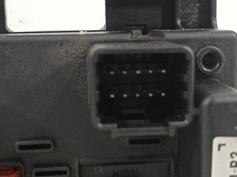 Recambio de caja reles / fusibles para peugeot 206 cc cc referencia OEM IAM 9650664080  