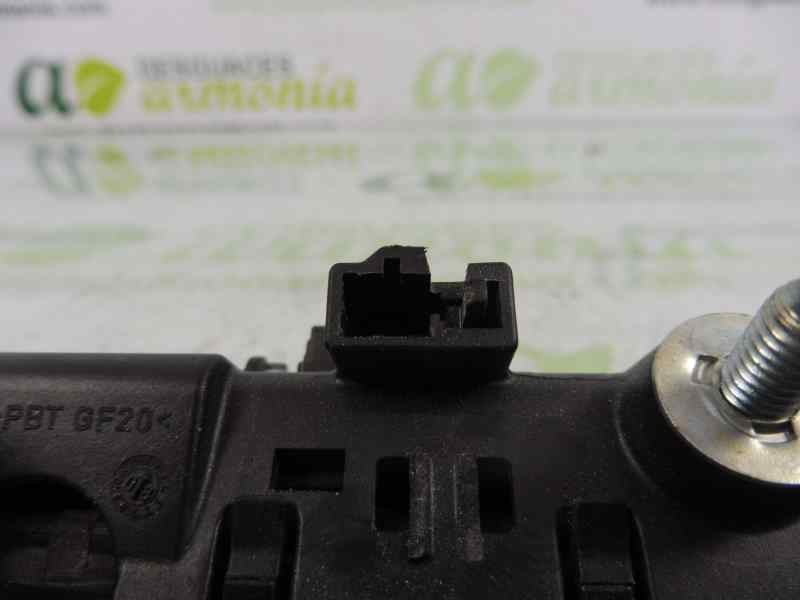 Recambio de maneta exterior porton para audi a4 ber. (b8) básico referencia OEM IAM 5N0827566B  