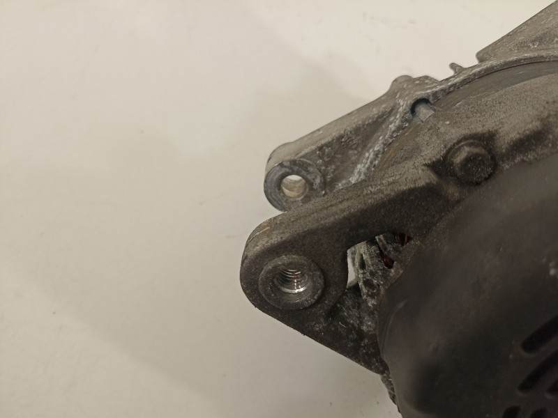 Recambio de alternador para peugeot 308 sw allure referencia OEM IAM 9820893880  