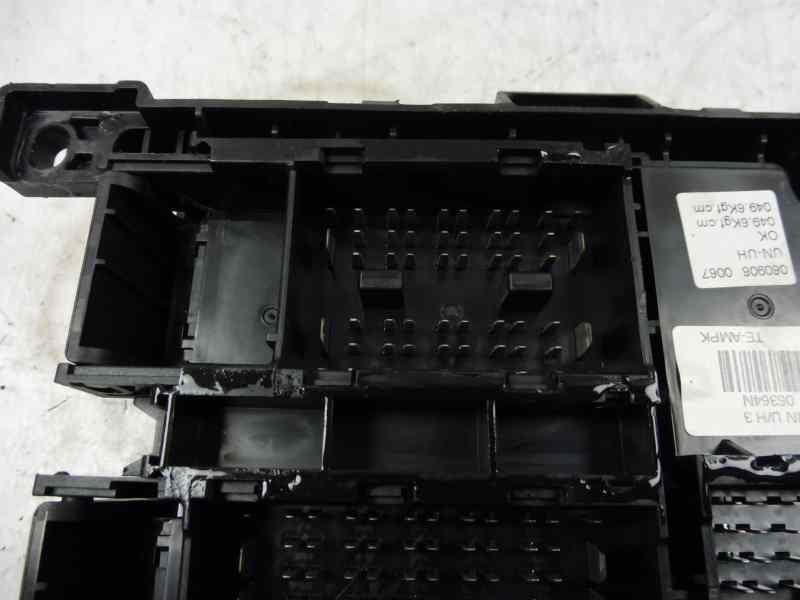 Recambio de caja reles / fusibles para kia carens (un) active referencia OEM IAM 919501D220 D22U06970312 