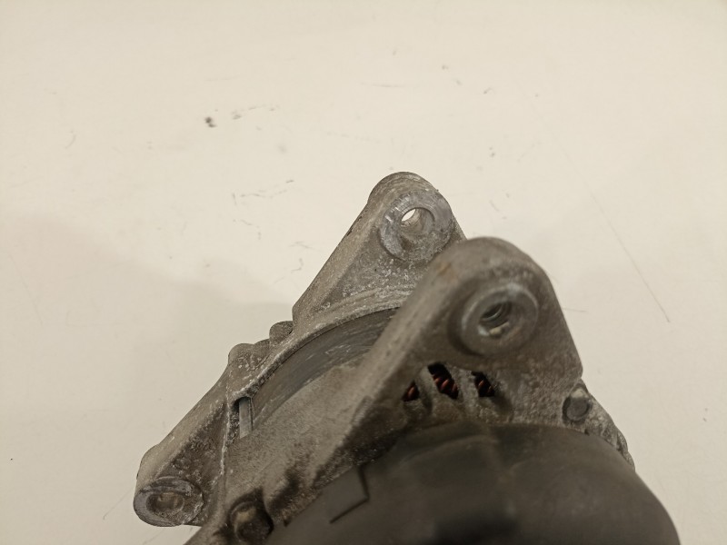 Recambio de alternador para peugeot 308 sw allure referencia OEM IAM 9820893880  