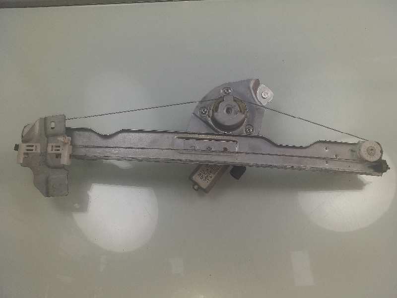 Recambio de elevalunas delantero derecho para dacia sandero stepway music referencia OEM IAM 8200733828  