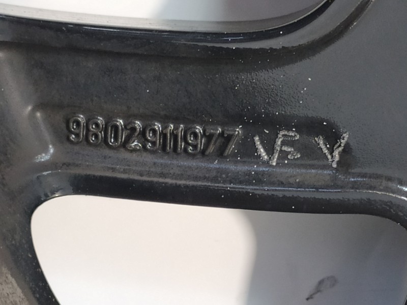 Recambio de llanta para citroën c4 cactus shine referencia OEM IAM 9802911977  