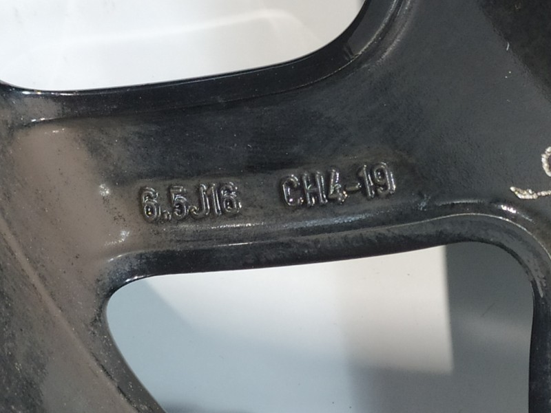 Recambio de llanta para citroën c4 cactus shine referencia OEM IAM 9802911977  