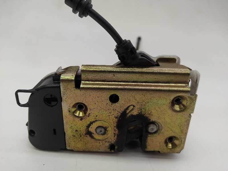 Recambio de cerradura puerta trasera derecha para citroën c3 1.4 hdi magic referencia OEM IAM 46977980  