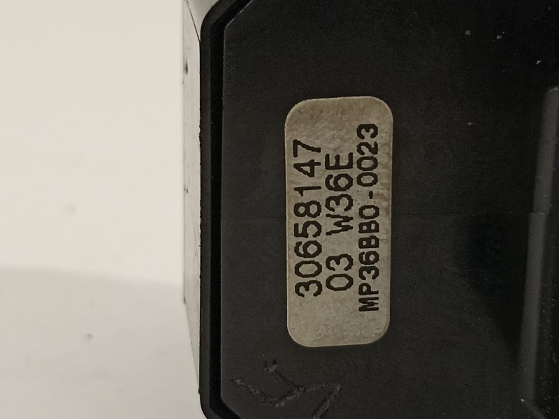 Recambio de mando elevalunas delantero derecho para volvo s80 berlina 2.4 d referencia OEM IAM 30658147  