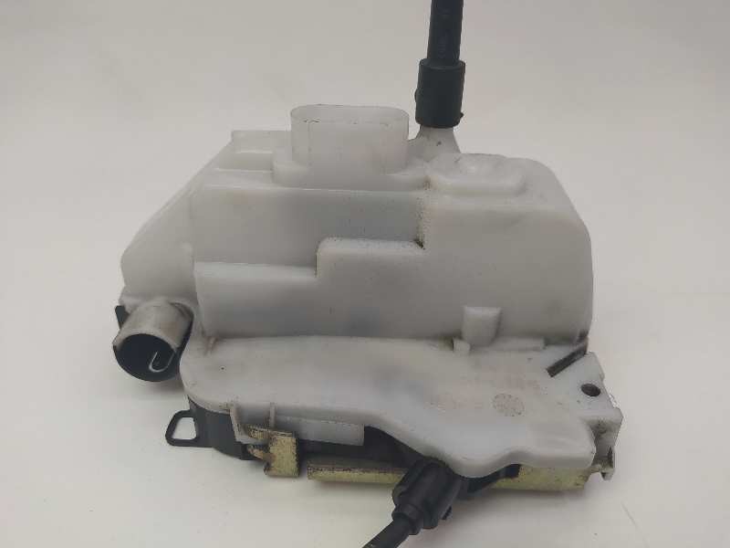 Recambio de cerradura puerta delantera derecha para citroën c3 1.4 hdi magic referencia OEM IAM 46983280  