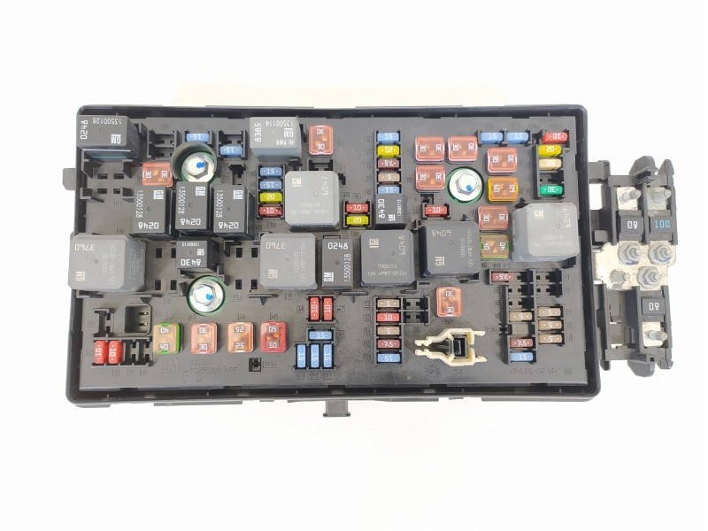 Recambio de caja reles / fusibles para opel insignia berlina selective referencia OEM IAM 13255300 529050199 13222782