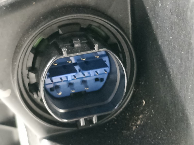 Recambio de faro derecho para kia sorento hev 2023 1.6 tci-gdi referencia OEM IAM 92102P2120  