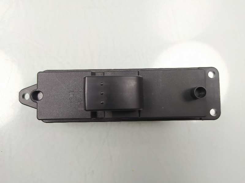 Recambio de mando elevalunas trasero derecho para mazda 3 berlina (bk) 2.0 sportive referencia OEM IAM BP4K66380 03123120 