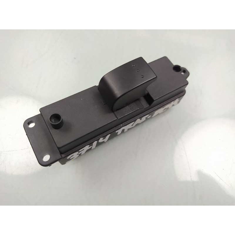 Recambio de mando elevalunas trasero derecho para mazda 3 berlina (bk) 2.0 sportive referencia OEM IAM BP4K66380 03123120 