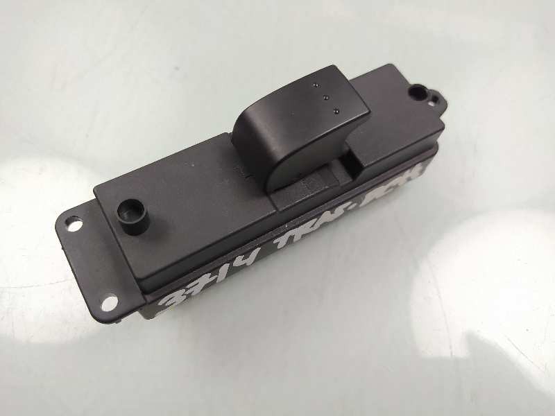 Recambio de mando elevalunas trasero derecho para mazda 3 berlina (bk) 2.0 sportive referencia OEM IAM BP4K66380 03123120 