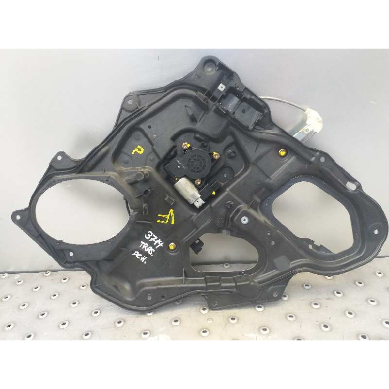 Recambio de elevalunas trasero derecho para mazda 3 berlina (bk) 2.0 sportive referencia OEM IAM BP4K7297X GJ6A5958X PWLP5PA