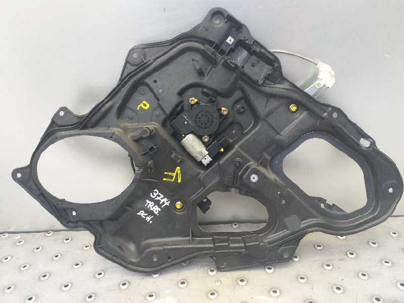 Recambio de elevalunas trasero derecho para mazda 3 berlina (bk) 2.0 sportive referencia OEM IAM BP4K7297X GJ6A5958X PWLP5PA