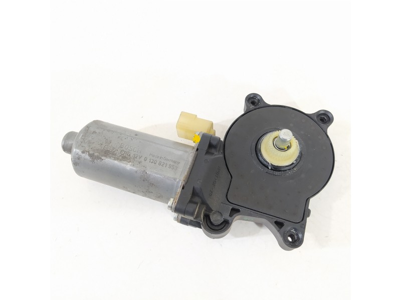 Recambio de motor elevalunas delantero derecho para bmw x5 (e53) 3.0d referencia OEM IAM 8381020 0130821953 