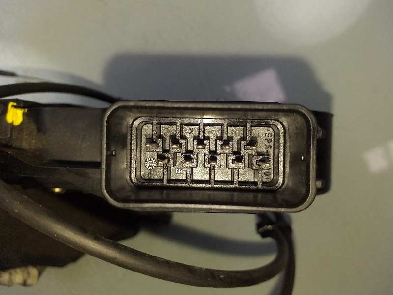 Recambio de cerradura puerta trasera derecha para mazda 3 berlina (bk) 2.0 sportive referencia OEM IAM 3N6AA26412C  