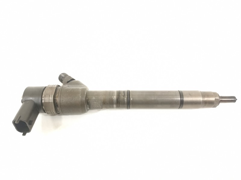 Recambio de inyector para hyundai i40 cab bluedrive referencia OEM IAM 338002A800 0445110411 