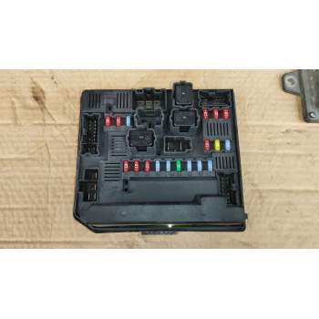 CAJA RELES / FUSIBLES 284B7JD000 
