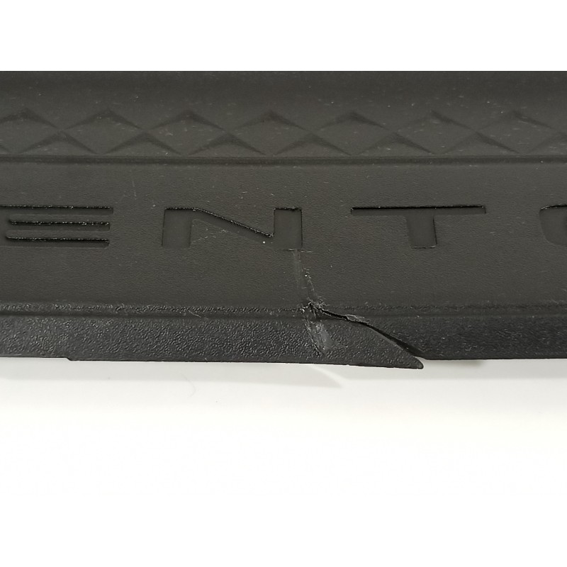 Recambio de moldura para kia sorento hev 2023 1.6 tci-gdi referencia OEM IAM 85883P2000 85887P2000 85878P220