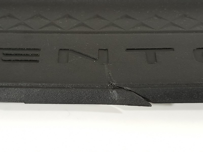 Recambio de moldura para kia sorento hev 2023 1.6 tci-gdi referencia OEM IAM 85883P2000 85887P2000 85878P220