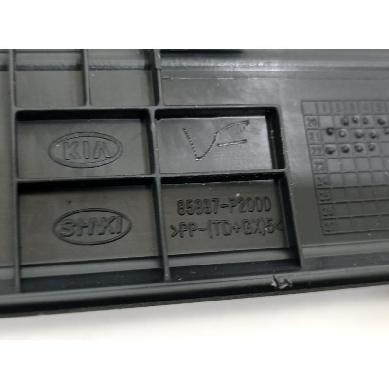 Recambio de moldura para kia sorento hev 2023 1.6 tci-gdi referencia OEM IAM 85883P2000 85887P2000 85878P220