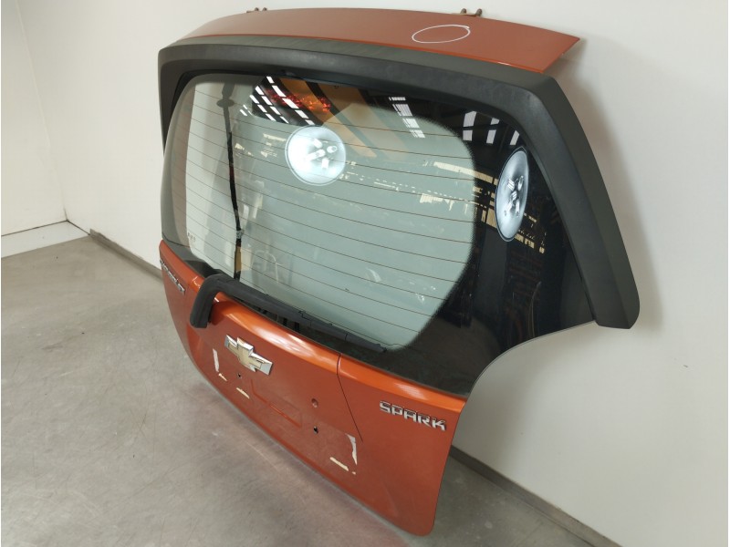 Recambio de porton trasero para chevrolet spark basis + referencia OEM IAM 95147560  