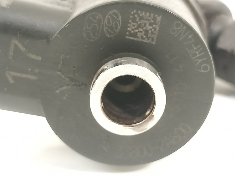Recambio de inyector para hyundai i40 cab bluedrive referencia OEM IAM 338002A800 0445110411 