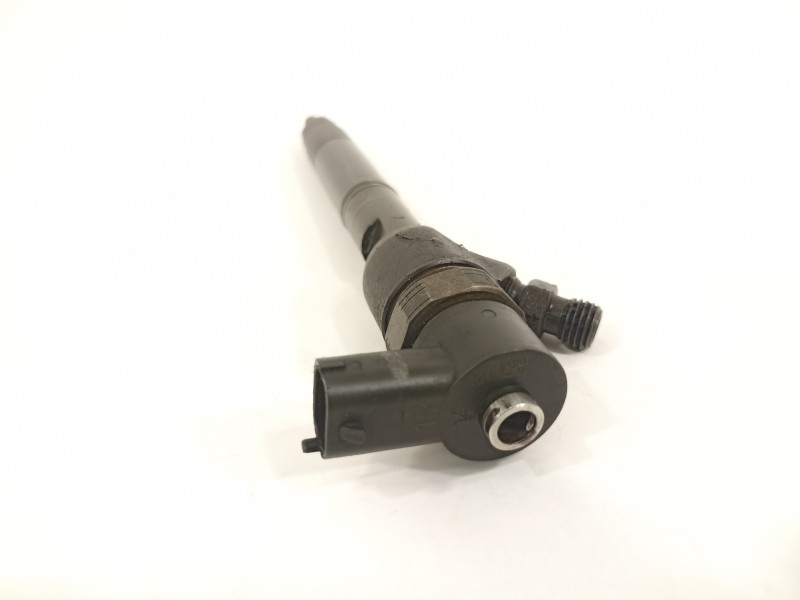 Recambio de inyector para hyundai i40 cab bluedrive referencia OEM IAM 338002A800 0445110411 