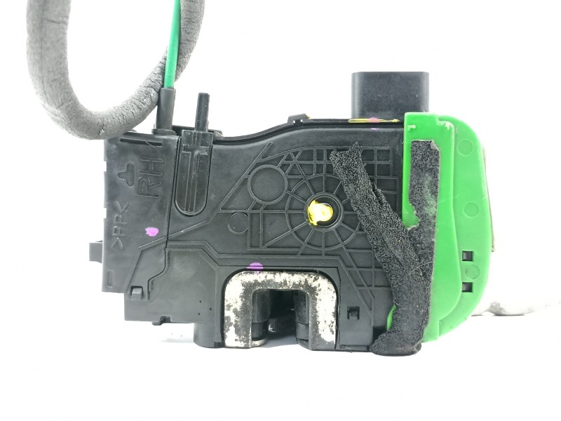 Recambio de cerradura puerta delantera derecha para hyundai i40 cab bluedrive referencia OEM IAM 813203Z020  