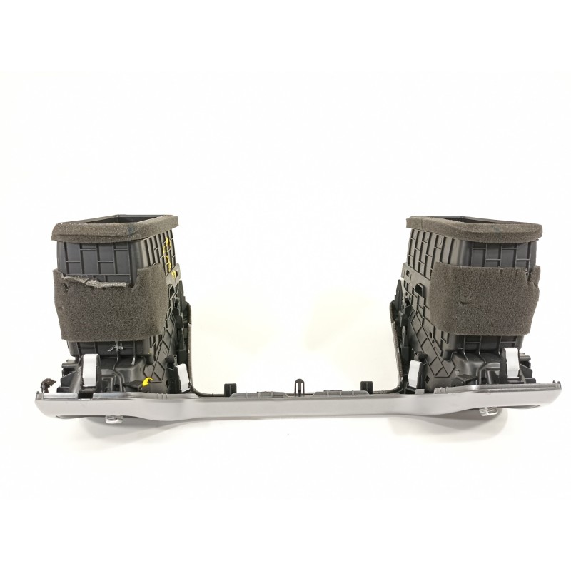 Recambio de rejilla aireadora para kia sorento hev 2023 1.6 tci-gdi referencia OEM IAM 84740P2000FMS  