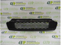 Recambio de rejilla paragolpes delantero para toyota auris hybrid active referencia OEM IAM   