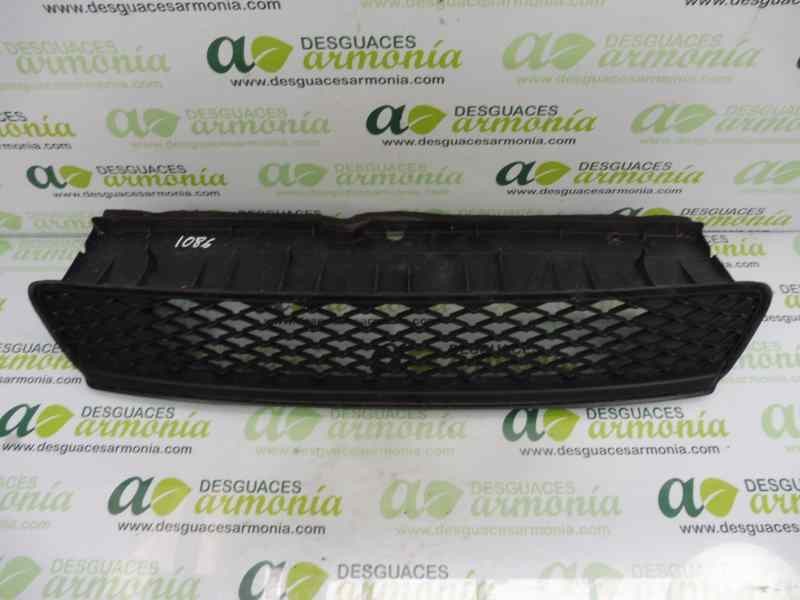Recambio de rejilla paragolpes delantero para toyota auris hybrid active referencia OEM IAM   