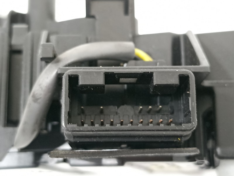 Recambio de mando luces para toyota auris hybrid active referencia OEM IAM 0233117F613  