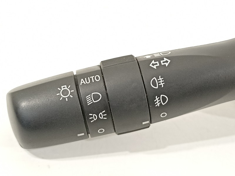 Recambio de mando luces para toyota auris hybrid active referencia OEM IAM 0233117F613  