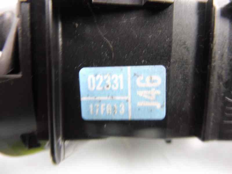 Recambio de mando luces para toyota auris hybrid active referencia OEM IAM 0233117F613  