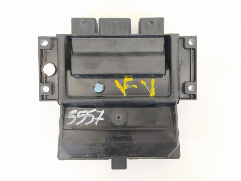 Recambio de centralita motor uce para renault clio iii emotion referencia OEM IAM 8200911560 8200619409 86228656