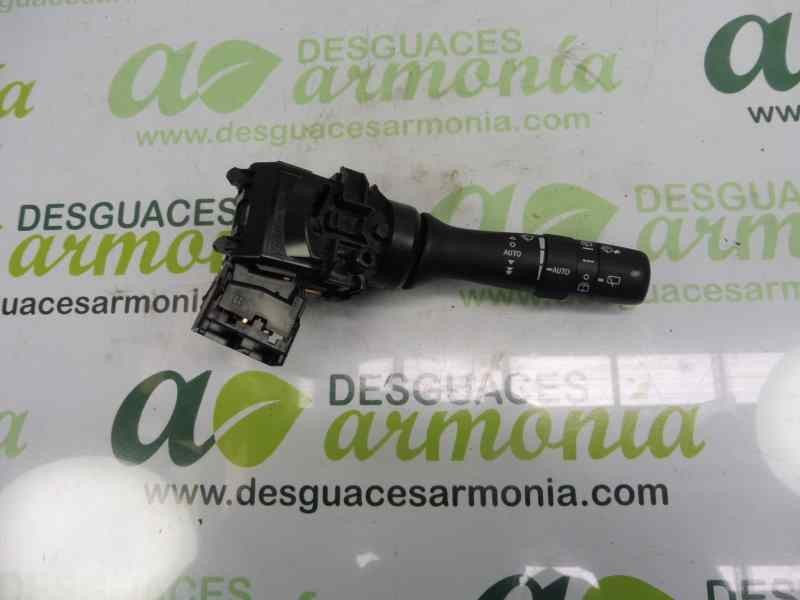 Recambio de mando limpia para toyota auris hybrid active referencia OEM IAM 0242117F633  