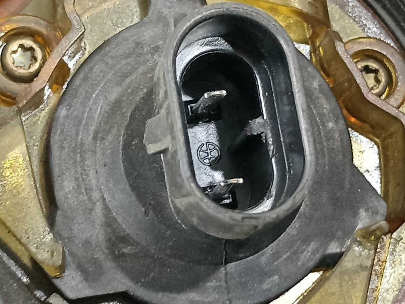 Recambio de faro derecho para renault clio ii fase i (b/cbo) 1.9 d referencia OEM IAM 260104030R  