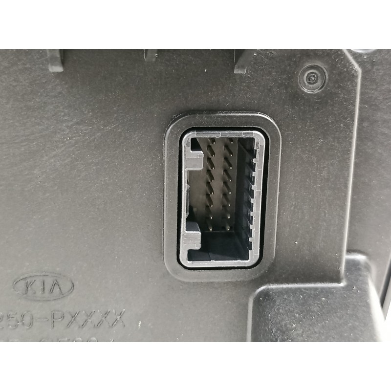 Recambio de mando climatizador para kia sorento hev 2023 1.6 tci-gdi referencia OEM IAM 97250P4230FHL  