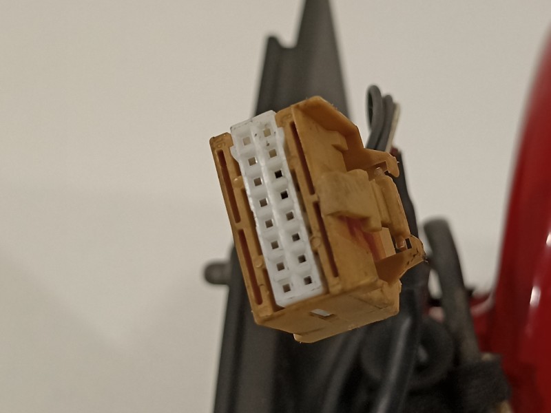 Recambio de retrovisor izquierdo para audi a4 avant (8e) 1.9 tdi (96kw) referencia OEM IAM 8E1858531  