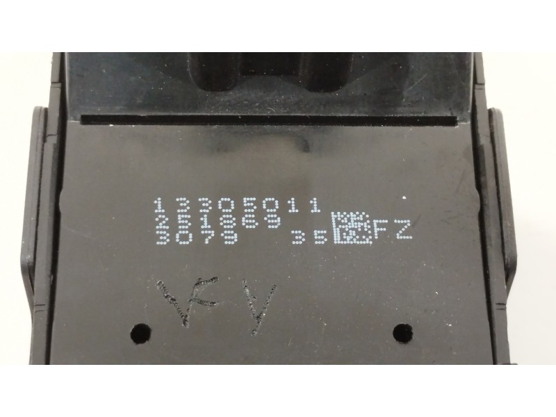 Recambio de mando elevalunas delantero izquierdo para opel insignia berlina selective referencia OEM IAM 13305011 251869 