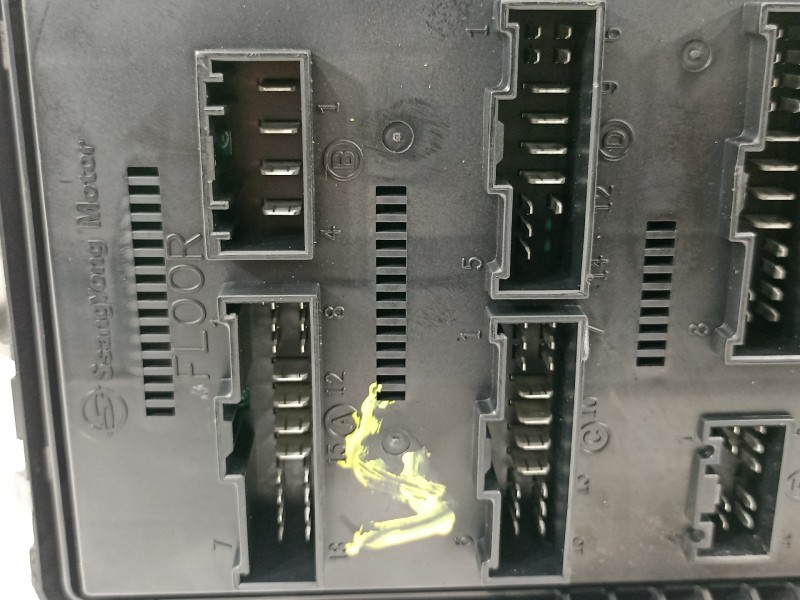 Recambio de caja reles / fusibles para ssangyong kyron 200 xdi limited referencia OEM IAM 06B02M AK1312 