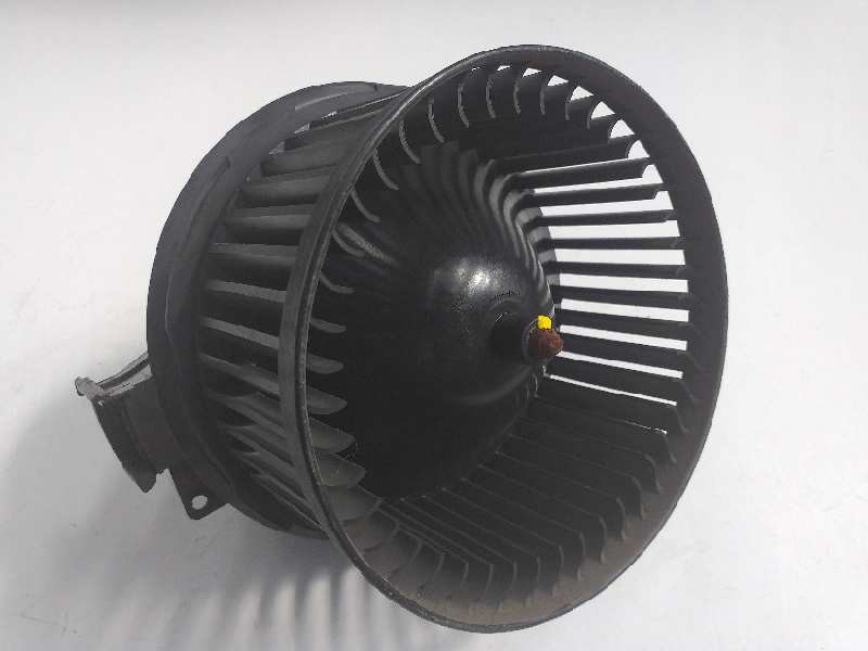 Recambio de ventilador calefaccion para ford fiesta (ccn) trend referencia OEM IAM VP8E2H18456 VP8E2H18456AB 0130115551