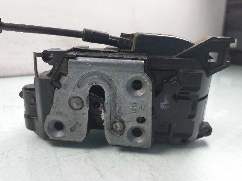 Recambio de cerradura puerta delantera derecha para renault megane iii coupe dynamique referencia OEM IAM 805020003R  