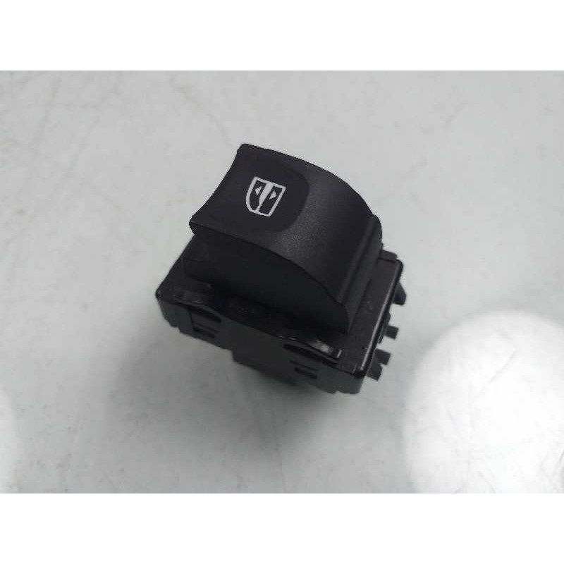 Recambio de mando elevalunas delantero derecho para renault megane iii coupe dynamique referencia OEM IAM E3017613411C  