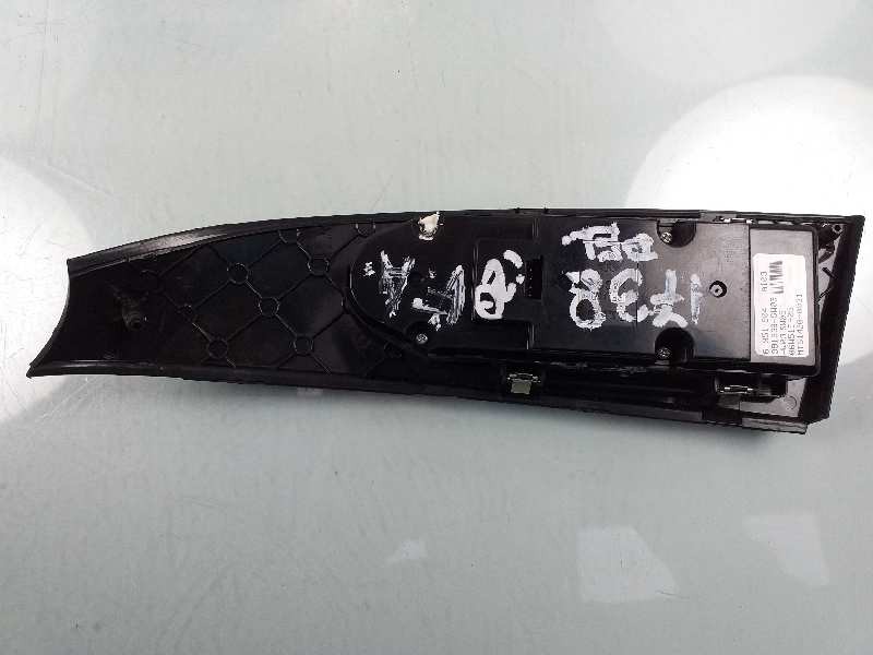 Recambio de mando elevalunas delantero izquierdo para bmw serie 5 berlina (e60) 530xd referencia OEM IAM 6951904 391539SW03 MT51