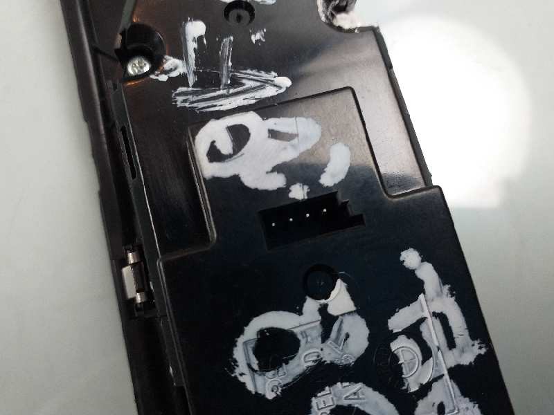 Recambio de mando elevalunas delantero izquierdo para bmw serie 5 berlina (e60) 530xd referencia OEM IAM 6951904 391539SW03 MT51