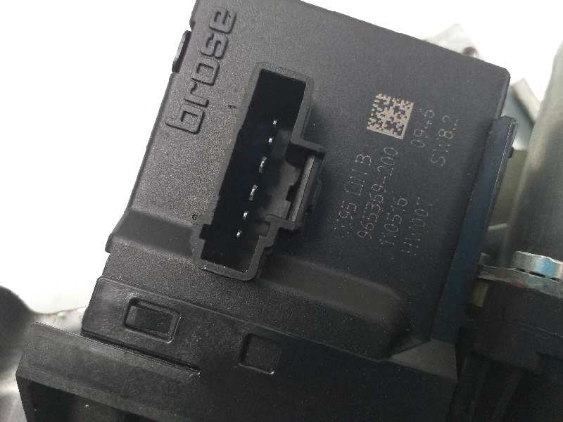 Recambio de elevalunas delantero derecho para renault megane iii coupe dynamique referencia OEM IAM 807303972R 915243200 9653692